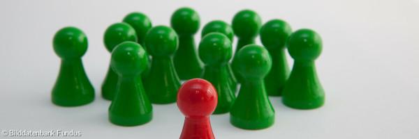 Spielfiguren zur Darstellung einer Szene